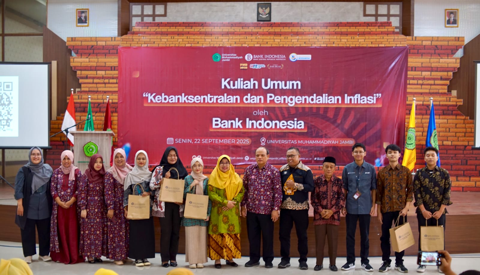 Kuliah Umum di Universitas Muhammadiyah Jambi