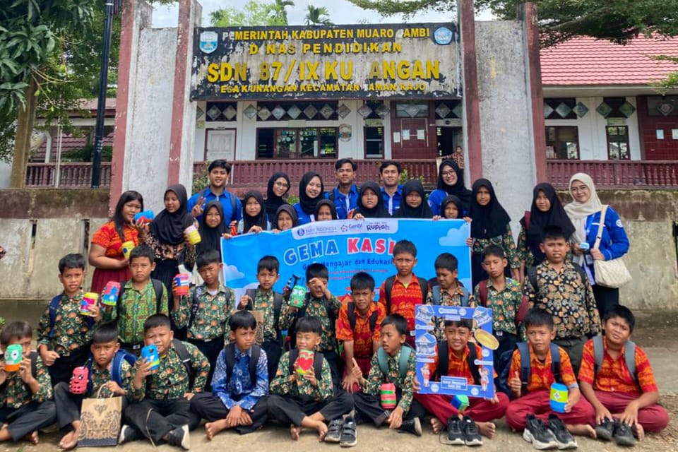 GenBI Gelar Kegiatan Mengajar dan Edukasi di Desa Kunangan